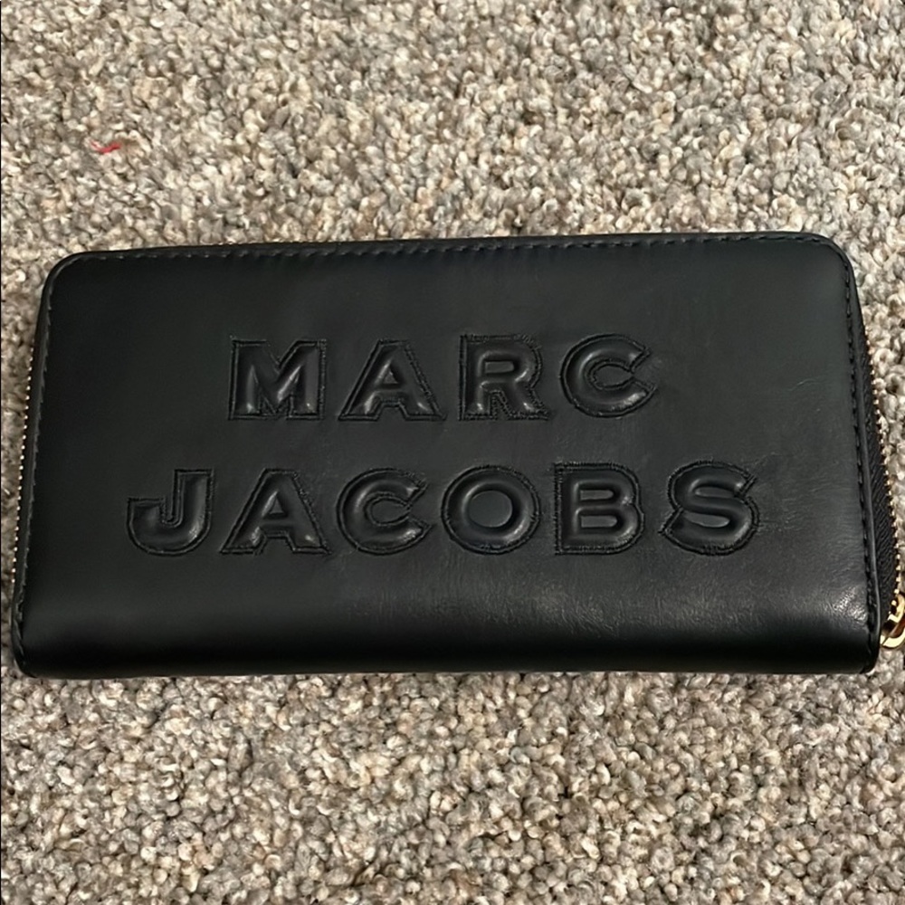Marc Jacobs wallet